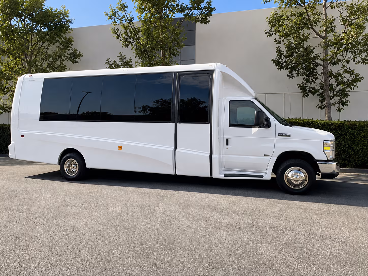 book the perfect ride for your next wine tour 3