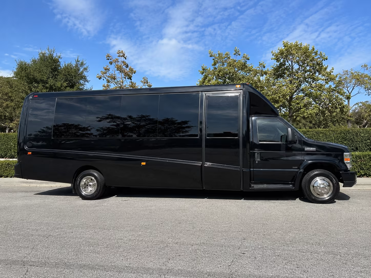 minibus and sprinter van rentals for local thornton sporting events