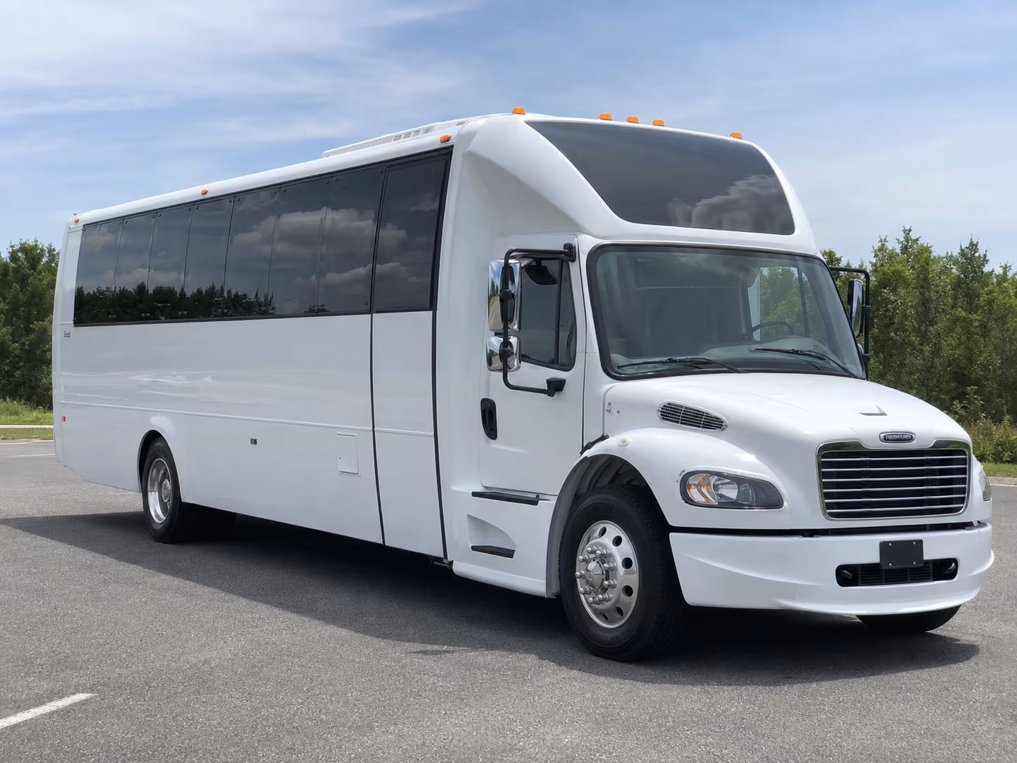 rent a party bus for bachelorette wine tours in thornton