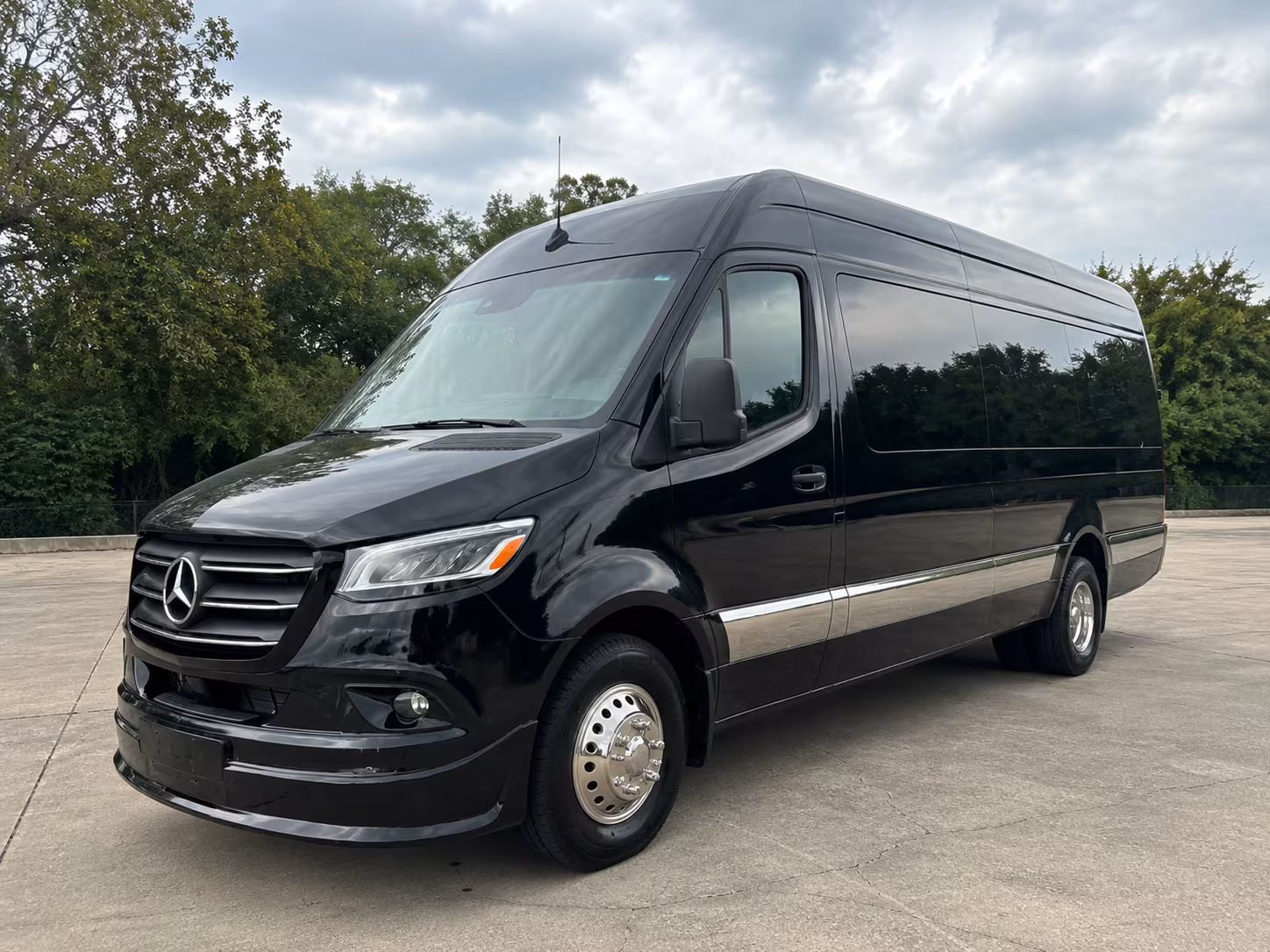 shuttle buses for wedding guests between thornton hotels and your venue