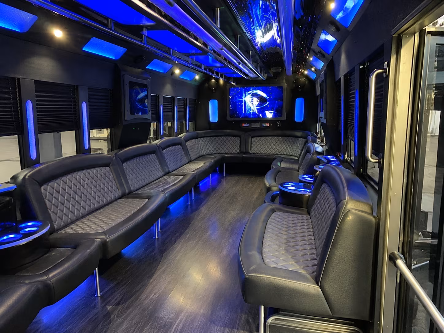 thornton 28 passenger party bus interior