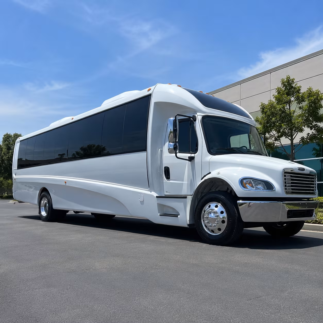 thornton 35 passenger minibus
