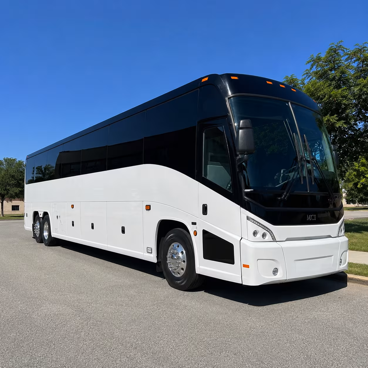 thornton 40 passenger charter bus
